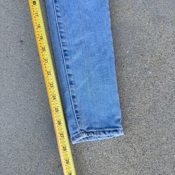 Levi's 721 High Rise Skinny Jeans Light Wash Distressed Size 27 - Picture 7 of 8